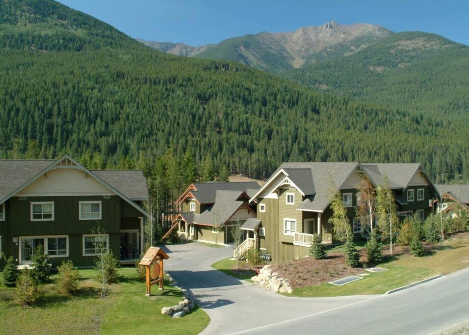 Aurora Townhomes By Stayin Panorama Luaran gambar