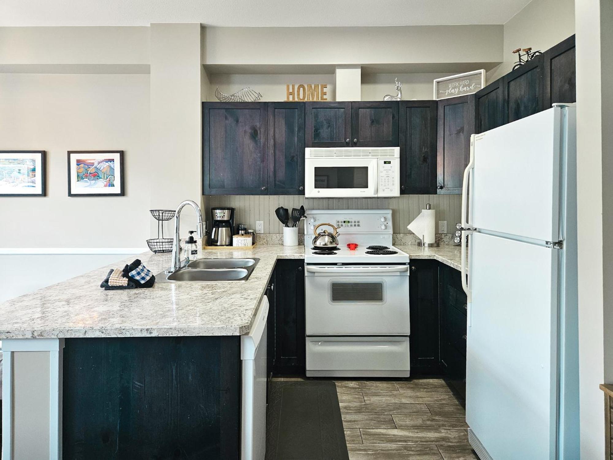 Aurora Townhomes By Stayin Panorama Bilik gambar
